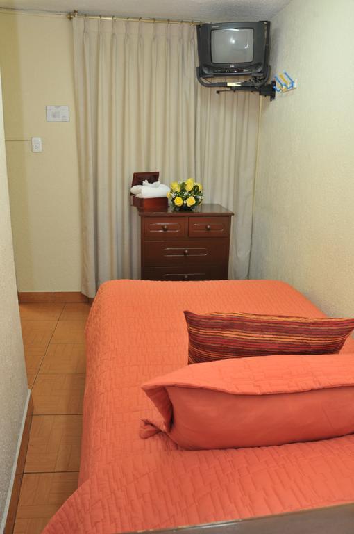 Hotel Margarita 2 Quito Oda fotoğraf